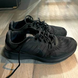 Nike Air Training in season TR7 black kids size 9.5